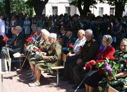 Пам’ять журавлями прилітає і дивиться на цей бурхливий світ…
